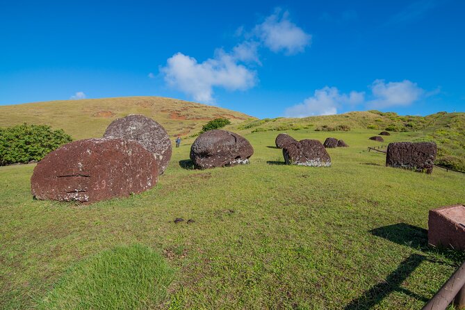 2-Day Private Tour Easter Island Highlights Complete Discovery - Vaihu and Akahanga, daily life among the ruins