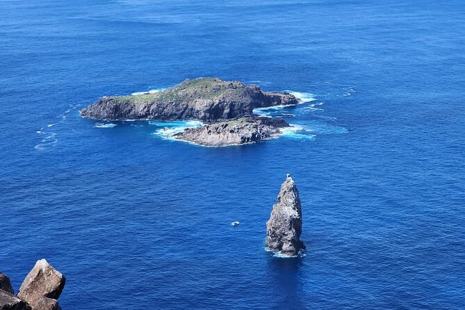 2 Days touring Rapa Nui Highlights in small groups - Vaihu and Vinapu: conflict, ruins, and unusual stonework
