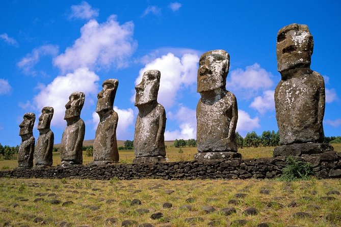 4-Day Easter Island Experience with Hotel, Tours & Dinner show - Key points to know before booking