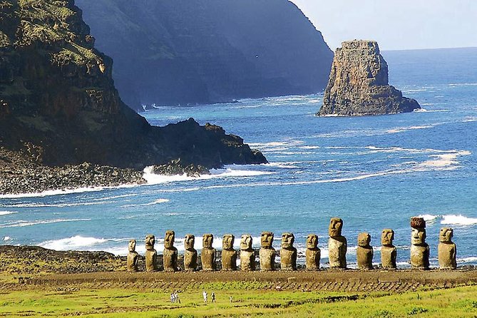 4-Day Easter Island Experience with Hotel, Tours & Dinner show - Meals, hotel time, and what is not included