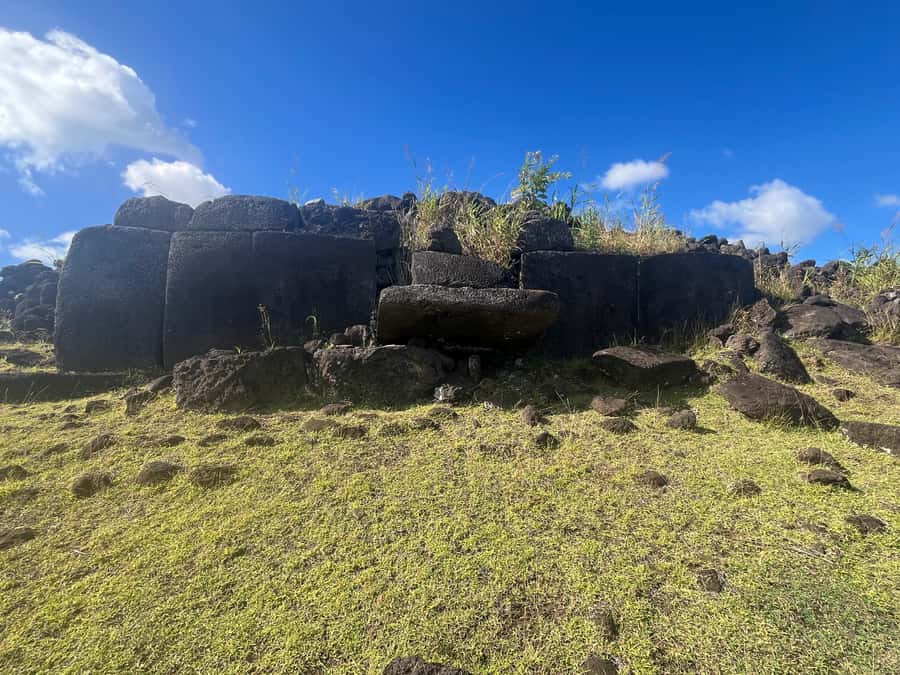 Adventures in Rapa Nui: High-quality tourism with Easter Island Your Tour. - Packing for a windy, active day