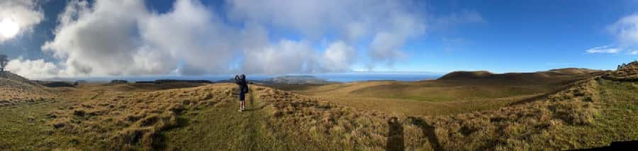 Adventures in Rapa Nui: High-quality tourism with Easter Island Your Tour. - From your hotel to Rapa Nui National Park