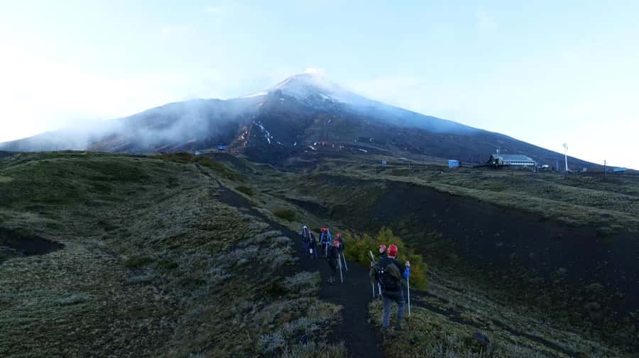 Ascent to Villarrica volcano 2,847masl, from Pucón - The summit deadline and the smoking crater