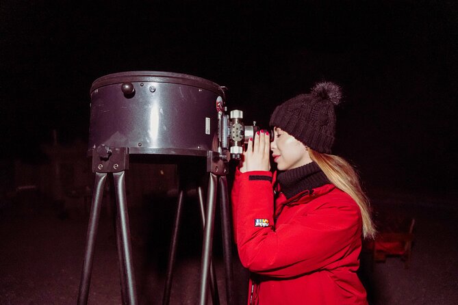 Astronomer at Atacama picnic and star observation - Scientific astronomy and Licanantay sky knowledge