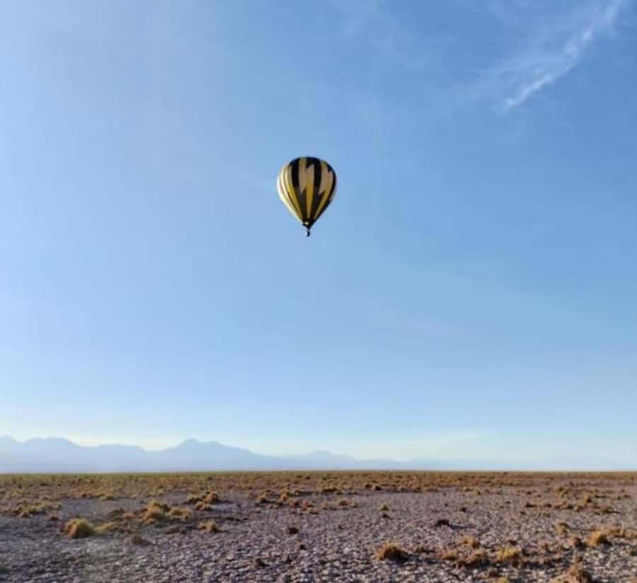 Atacama: San Pedro de Atacama Sunrise Hot Air Balloon Ride - The early pickup and 20-minute 4WD ride