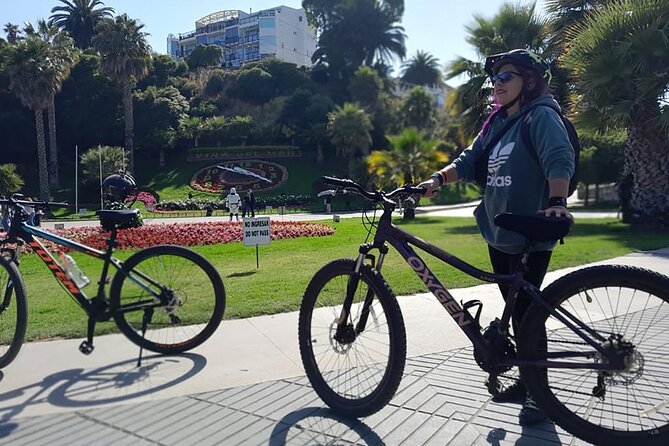 Bicycle ride along the coastal edge of Viña del Mar - What the Guides Add to the Ride