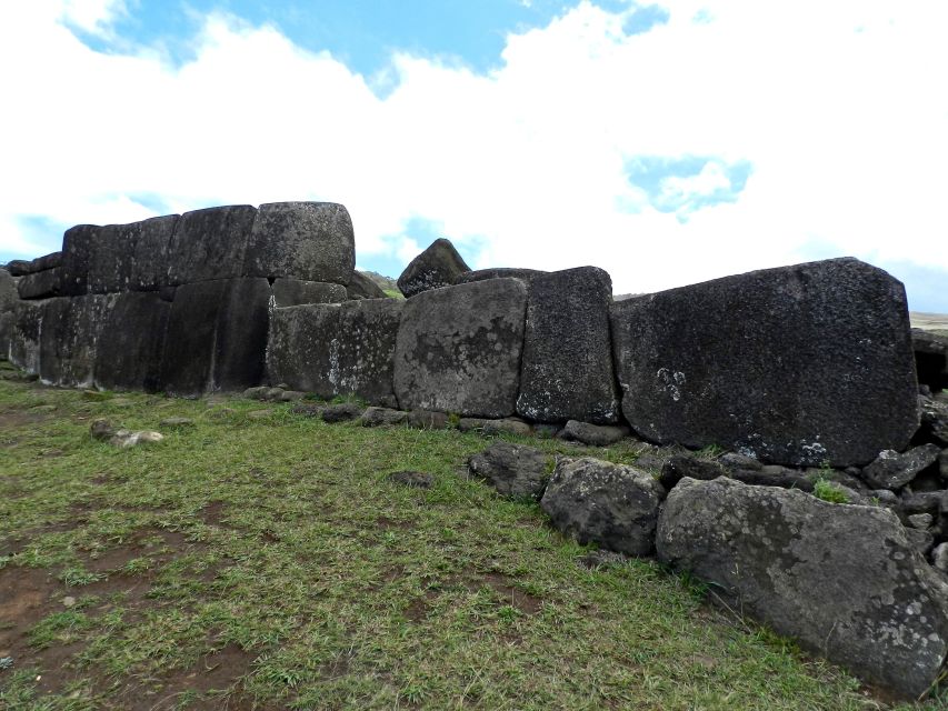 Birdman Cult and Caves - Puna Pau, where the red topknots came from