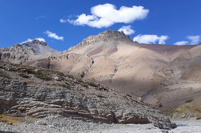 Cajon del Maipo - Embalse el Yeso LGBT+ - Should you book Cajon del Maipo and Embalse El Yeso LGBT+?