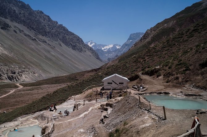 Cajón del Maipo, spa, barbecue, 4x4 cars and small groups. - Why this Cajón del Maipo day works