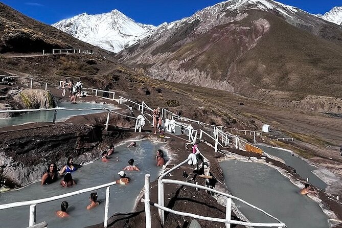 Cajón del Maipo, spa, barbecue, 4x4 cars and small groups. - The outdoor barbecue lunch