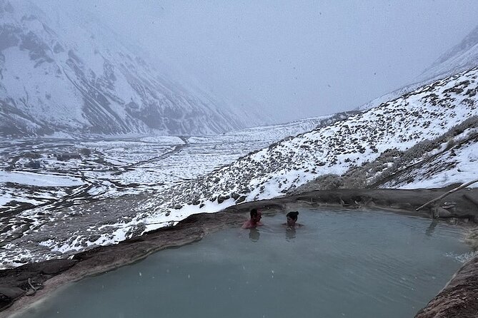 Cajón del Maipo, spa, barbecue, 4x4 cars and small groups. - Who will enjoy this tour most?
