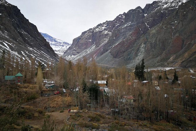 Cajón del Maipo, view of the volcano, small group waterfall - Las Melosas: a brief stop with big mountain scenery