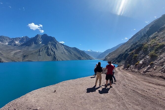 Cajón del Maipo Yeso Reservoir Shared Tour - Guides, drivers, and the shared format