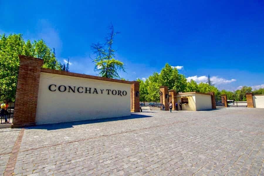 Concha y toro Wine tour - Leaving Santiago for Pirque