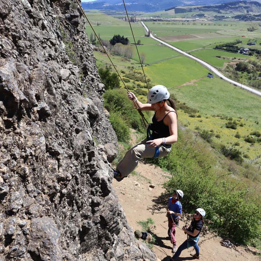 Coyhaique: Rock climbing day tour all included - Patagonian scenery between the climbs