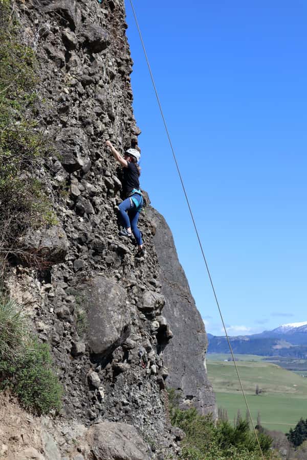 Coyhaique: Rock climbing day tour all included - Meeting the guide and getting safe on the rock