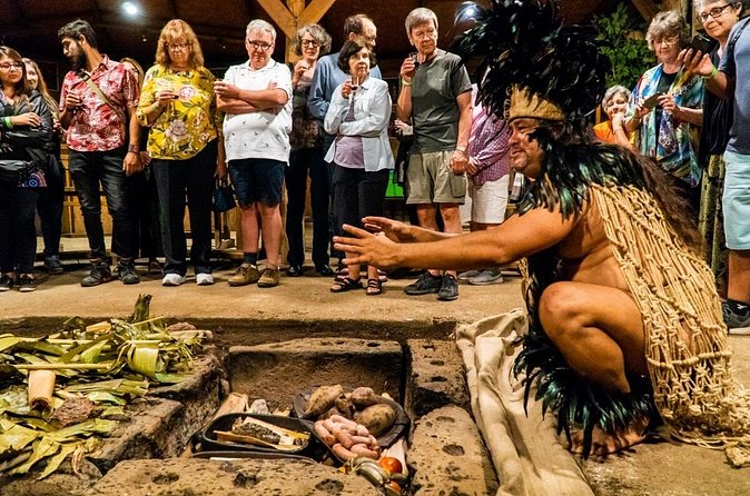 Easter Island Ancestral Dinner and Show with Transport - Photos With the Dancers Close the Night