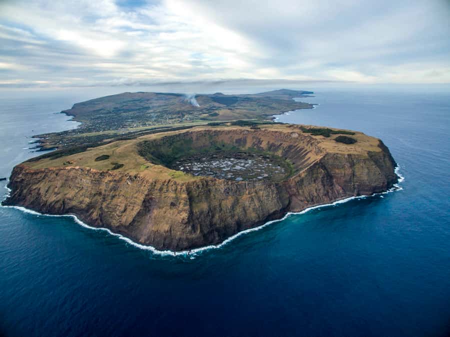 Easter Island: Birdman Cult Private Tour - Rano Kau: beginning with a volcano and a wide view