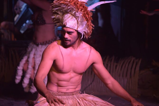 Easter Island Dinner Show with Transport - Dinner, service, and the room’s mood