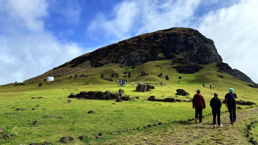 Easter Island: Full-Day Tour to Anakena - Caves, Poike, and Ovahe