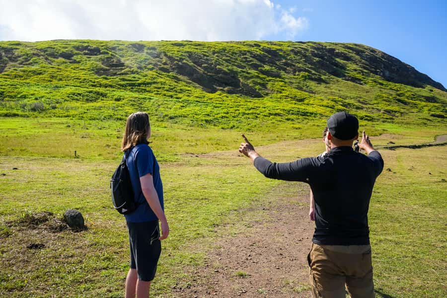 Easter Island: Moai Full Day Private Tour - One Makihi, a brief stop with a different form