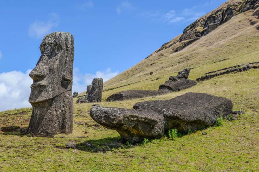 Easter Island Private Tour: Majestic Megaliths South & East - Akahanga, the largest village in oral tradition
