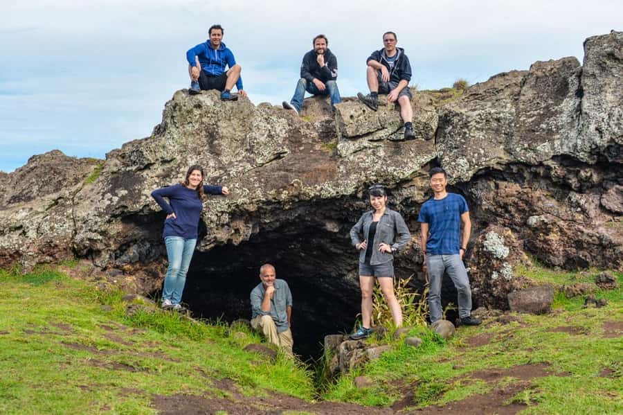 Easter Island Private Tour: Majestic Megaliths South & East - Ahu Tongariki and the strongest final view