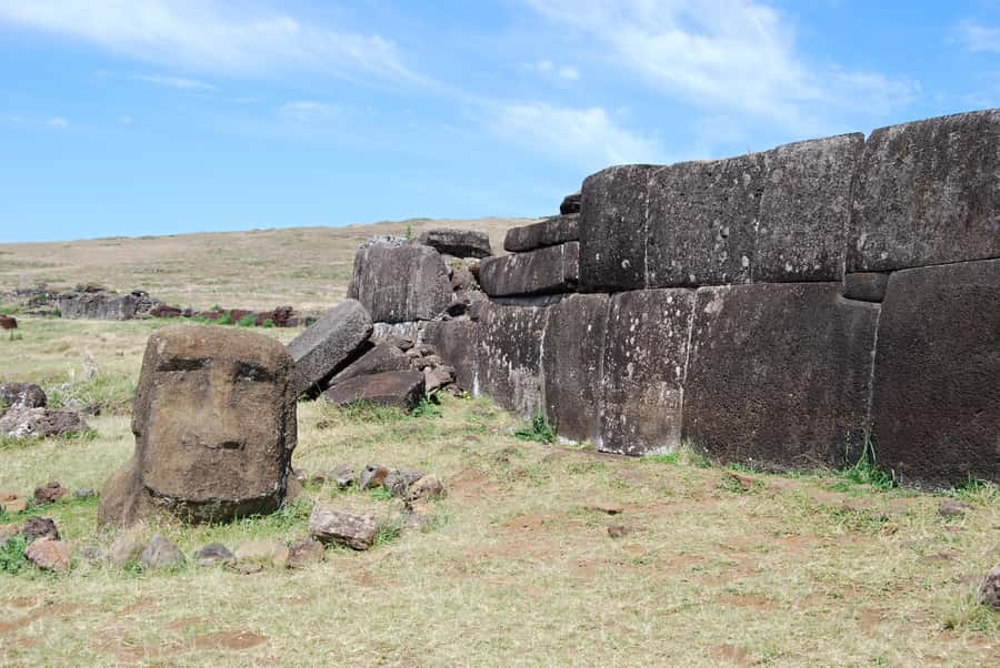 Easter Island Private Tour: Majestic Megaliths South & East - Ahu Vinapu and the island’s precise stonework