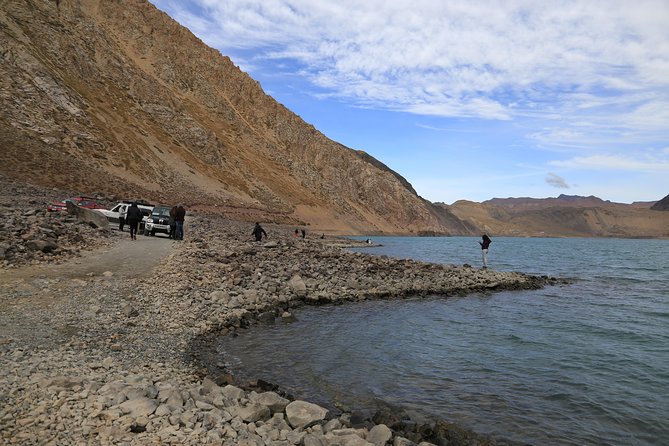 Embalse el Yeso and Termas del Plomo in semi-private 4x4 - Lunch cooked in the mountains