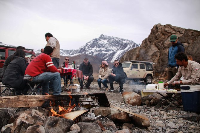 Embalse el Yeso and Termas del Plomo in semi-private 4x4 - What the small group changes