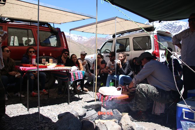 Embalse el Yeso and Termas del Plomo in semi-private 4x4 - Views, glaciers, and the quiet side of the Andes
