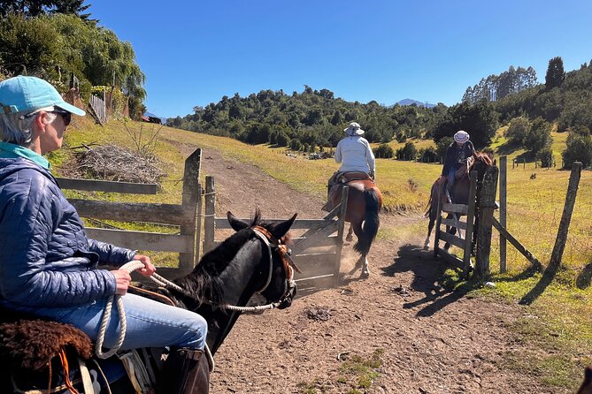 Esperanza Valley Horse ride. - Meeting the horses and getting ready