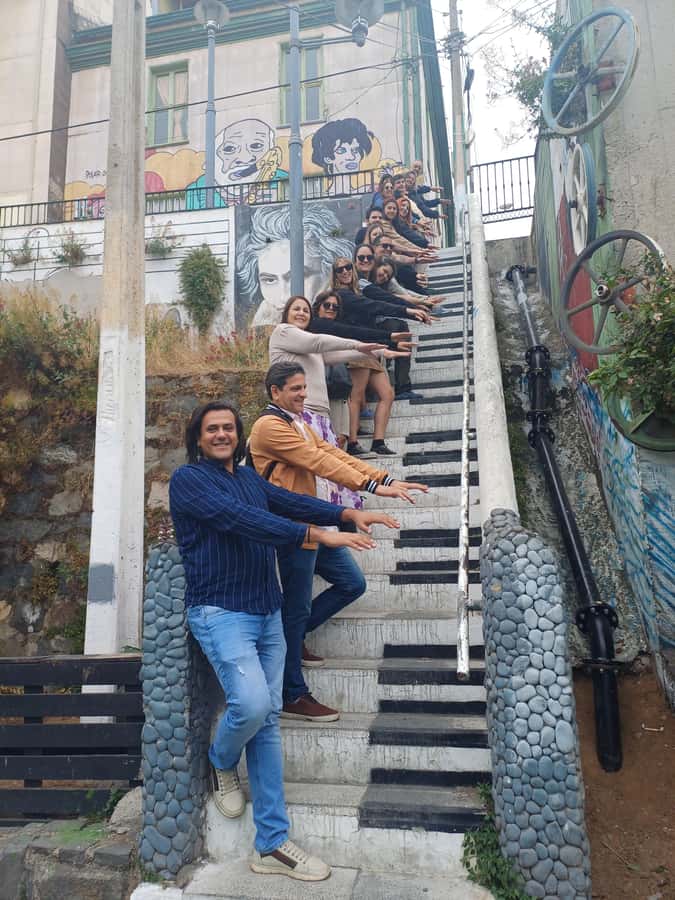 Exclusive Coastal Tour: Valparaíso, Viña del Mar & Reñaca - Viña del Mar brings gardens and a polished seaside feel