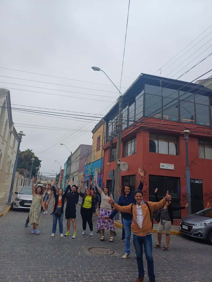 Exclusive Coastal Tour: Valparaíso, Viña del Mar & Reñaca - Who should book this coastal tour?
