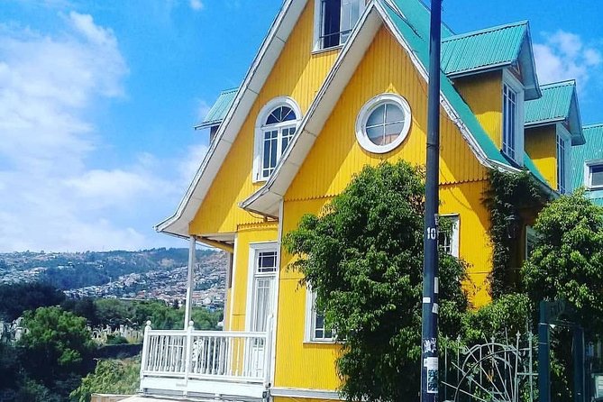Famous Valparaíso! Premium Walking Tour with a Native Guide - Why this Valparaíso tour works well