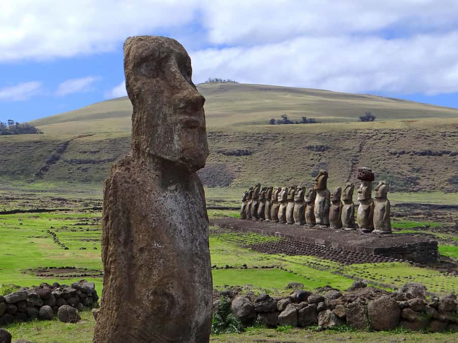 From Hanga Roa: Easter Island Highlights 2-Day Tour - Why a guide matters on Rapa Nui