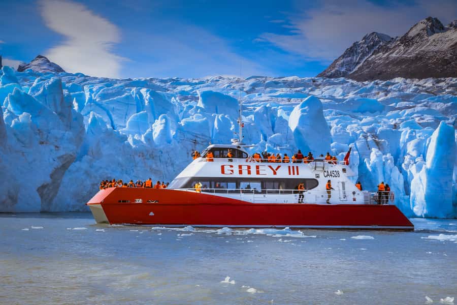 From Puerto Natales: Grey Glacier Tour - The long road from Puerto Natales