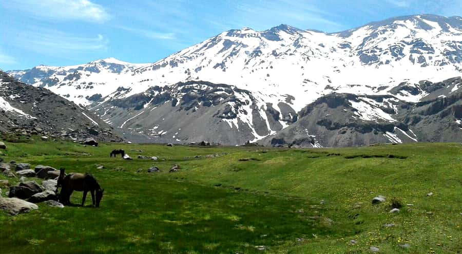 From Santiago: Cajón del Maipo and Volcán San José Hike 8K - Starting the hike at 2,300 meters