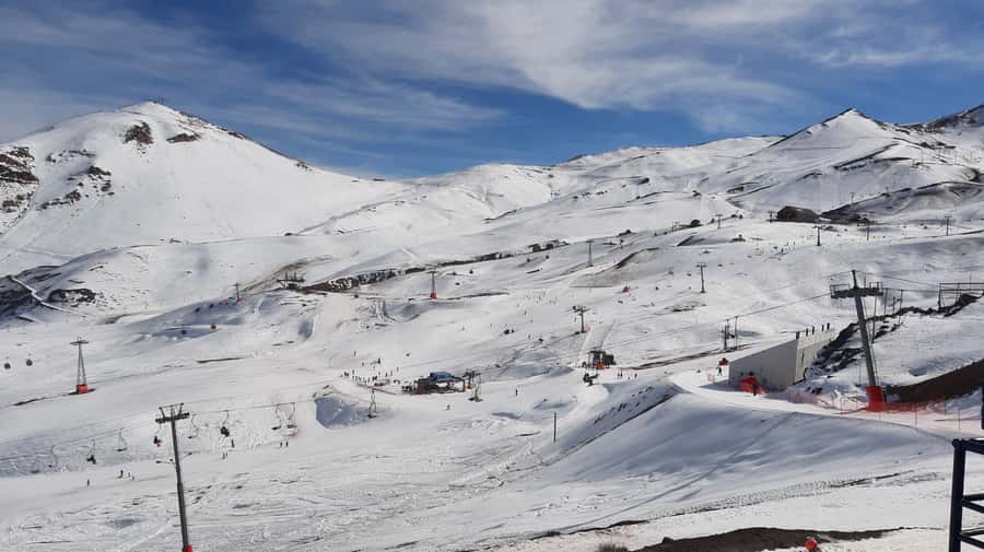 From Santiago: Farellones Park Resort Entry & Ski Classes - Guides, language, and group size
