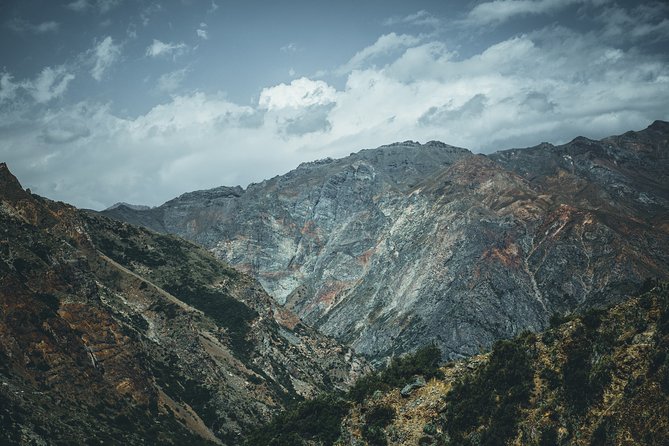 From Santiago to the Andes: 4x4, horseback riding, waterfall visit and barbecue - Coya: a short stop with a practical purpose