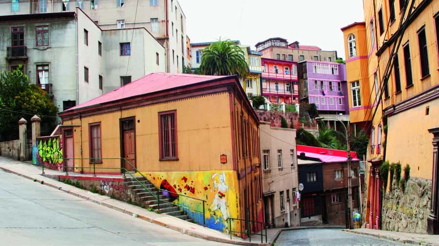 From Santiago: Valparaiso and Viña del Mar Day Tour - Valparaiso’s hills, squares, and harbor views