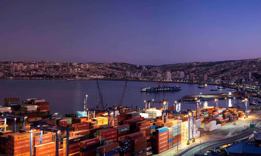 From Santiago: Valparaiso and Viña del Mar Day Tour - Guides, languages, and group atmosphere