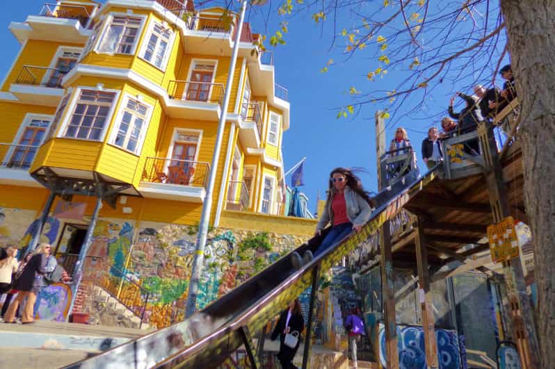 From Santiago: Vineyard, Valparaíso, and Viña del Mar Tour - The long ride back to Santiago
