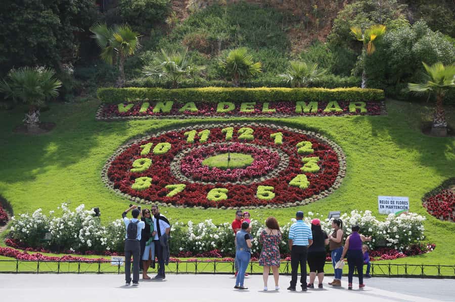 Full-Day Adventure Valparaíso & Viña del Mar from Santiago - The 100-minute ride from Las Condes