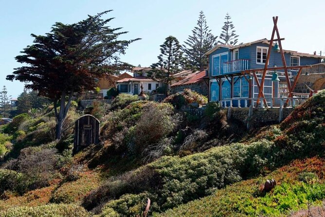 Full Day Trip to Isla Negra, Pomaire & Undurraga Vineyard - Small Group - A small minivan keeps the day manageable