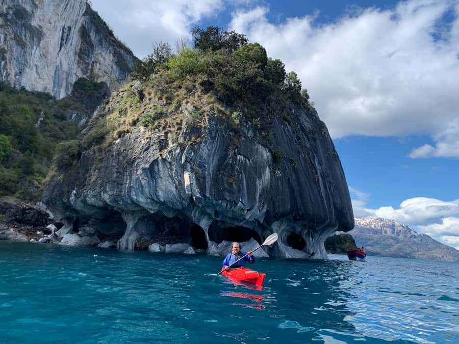 Full Mármol, Kayaking Experience - Paddling the eight-kilometer coastline