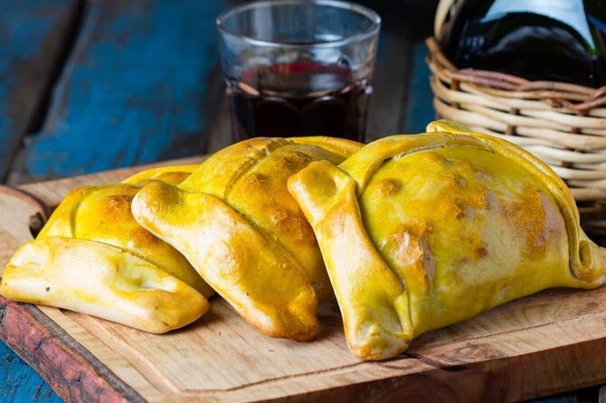 Gastronomic Experience Chilean Flavors - Making Terremoto and Borgoña