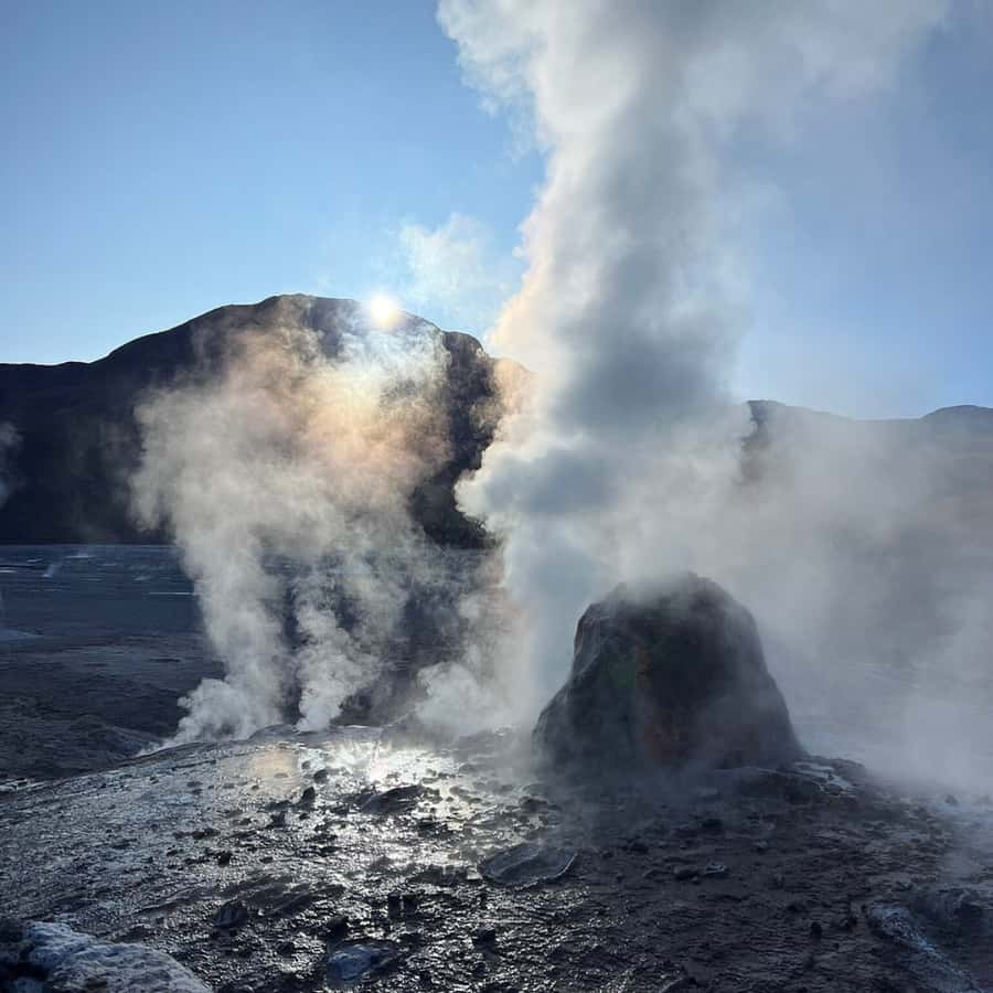 Geysers del Tatio: Sunrise and breakfast in Atacama - Watching El Tatio wake up