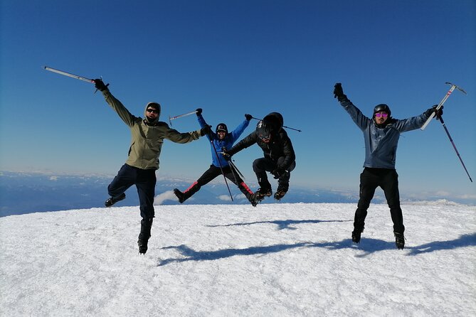 Guided Ascent to the Villarrica Volcano from Pucón - The 6:00 am start in Pucón