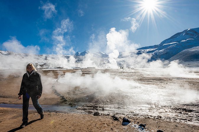 Guided tour to the Tatio Geyser breakfast at Geyser Blanco - Putana River brings wildlife and wide-open views